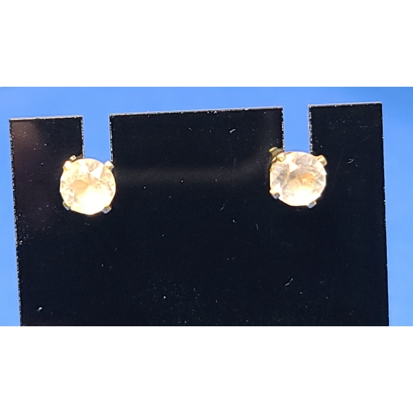 14K Gold Stud Back Earrings With Clear Stones - Weight: 1.1g