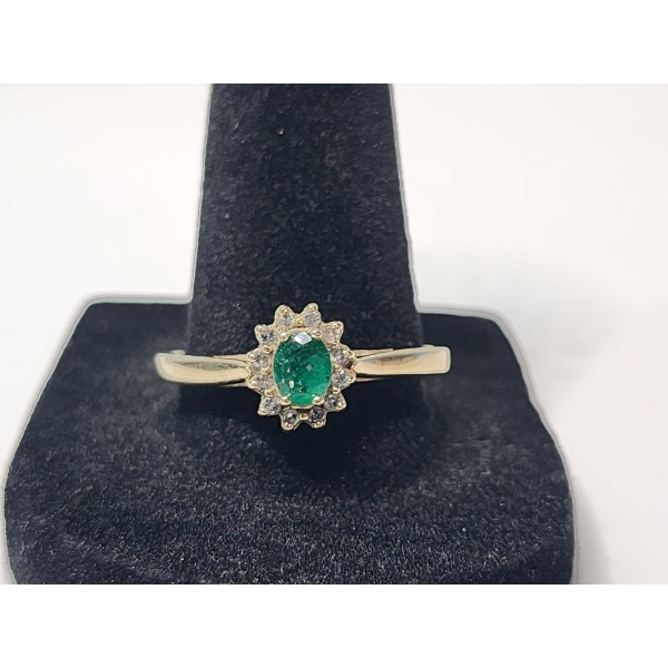 14K Yellow Gold Ring with Emerald Gemstone - Size 10.5 - TW: 2.6g