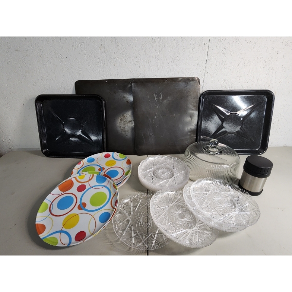 Lot of Kitchen Items: Baking Trays, Thermos, Plastic Plates, Glass Dome