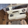 Image 2 : PICKUP IN NORTHFIELD - Singer Sewing Machine & Table 25 x 22 x 30 - See Pics 