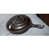 Image 1 : Antique Cast Iron Covered Skillet With Self Basting Lid 10.5 Inch - Exc Condition