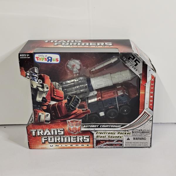 Hasbro Transformers Universe Ultra Class Autobot Countdown Toys "R" Us Exclusive Action Figure