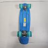 Image 4 : 22" Blue Plastic Cruiser Skateboard With Teal Light Up LED Wheels