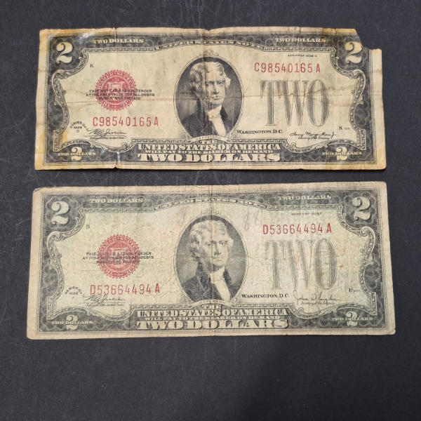 U.S. VINTAGE CURRENCY -  2 PCS - TWO DOLLAR ($2) RED SEAL 1928 D & F UNITED STATES NOTES - SEE PICS