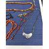 Image 5 : Beautiful and Unique Costume Jewelry - 4 Necklaces - Necklace & Earring Sets (2) 