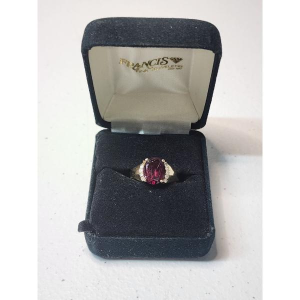 Stunning 14K Gold Ring with Large Ruby Gemstone - Size 6.5 - TW: 4.9g