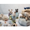 Image 5 : Assortment of Pig Collectibles Including Working Musical Figurine, Frame, Fiddler Pig, & More!  