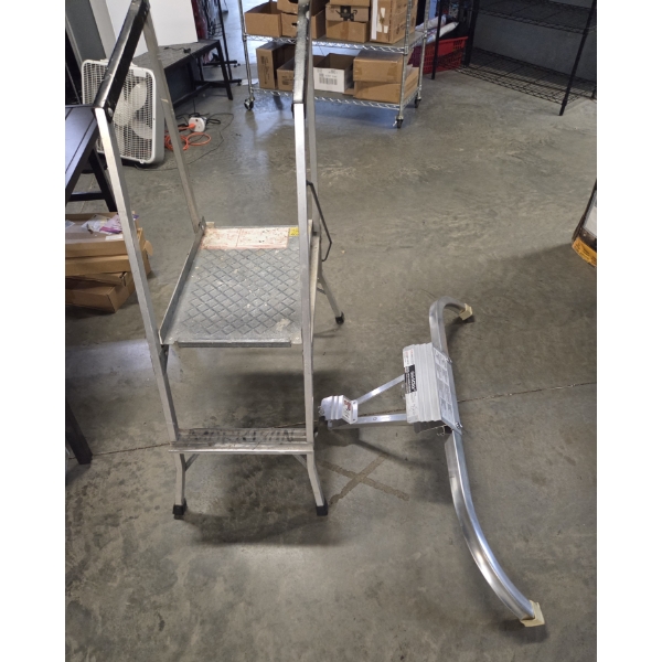 Quick Click Aluminum Ladder Stabilizer & 26''x16''x52'' Aluminum Platform Folding Stool