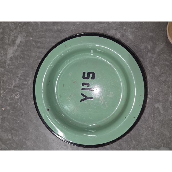 YPS Enamel Bowl, Arrowheads And Nice Rock Collection