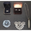 Image 1 : Assorted Costume Jewelry Lot Including Heavy Gold Electroplate Ring Set 