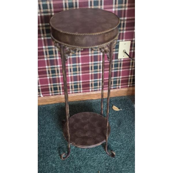 Louisville Home Pickup - Very Fine 27" T Metal Plant / Vase Stand - 11" D - As Shown - Perfect Cond