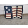 Image 1 : Wooden Farmhouse-Style American Flag Tri-Fold Shutter Decor 