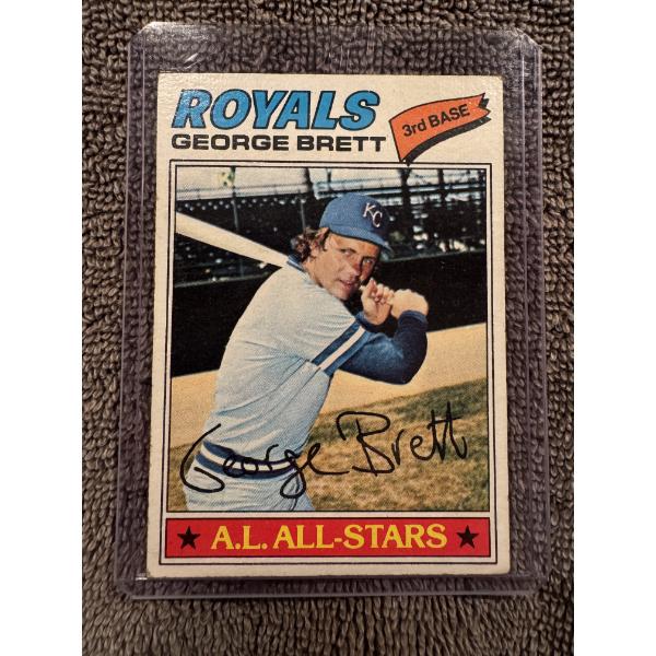 1977 Topps George Brett #580 Baseball Card - Excellent Condition