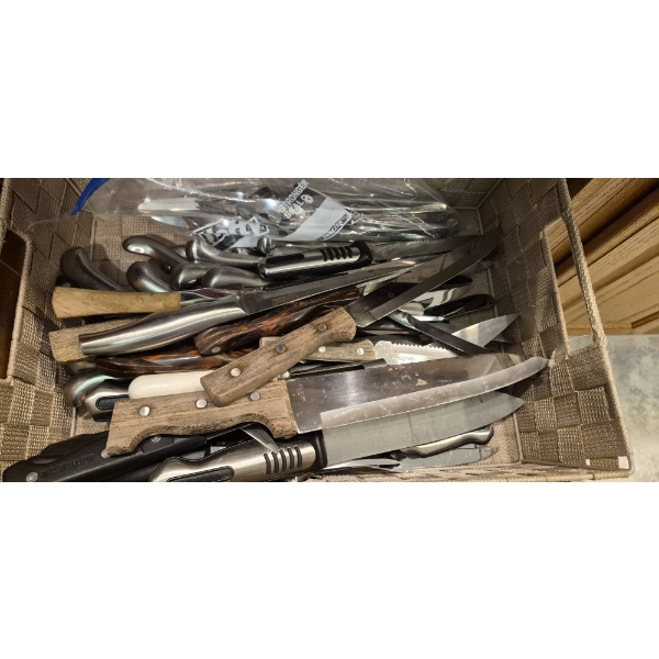 LARGE Container Af Assorted Kitchen Knives - Small / Big All Sizes - See Pics