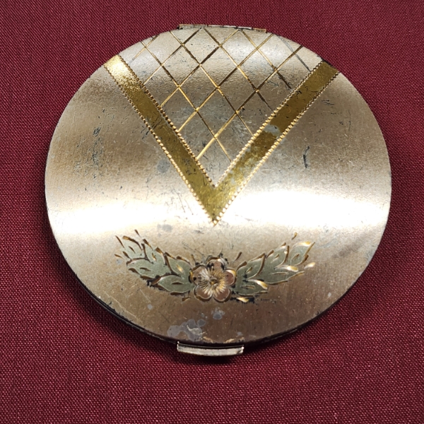 Vintage 1940's Rex Fifth Avenue Round Metal Powder Compact 