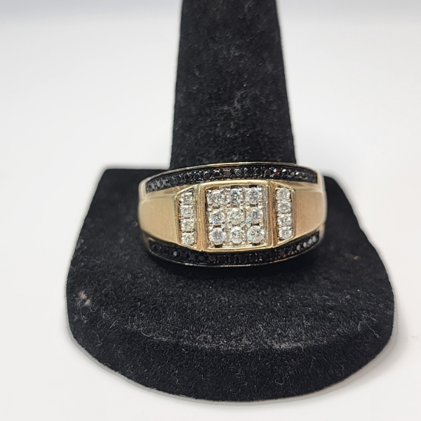 Incredible 10K Gold Men's Ring ft. Black & White Diamonds Size 12 - TW: 6.6g