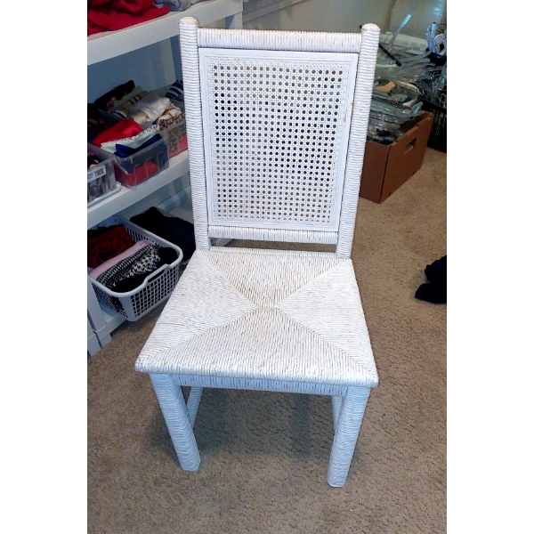Excellent Rattan Chair As Pictured - See Photos