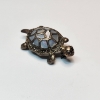 Image 1 : Adorable Vintage Turtle Brooch Pin with Mother-of-Pearl Mosaic Shell - Total Weight: 11.9g