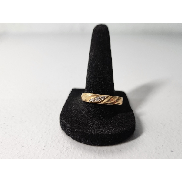 14K Yellow Gold Ring Size ~10 TW: 2.5g (Bent- See Photos)