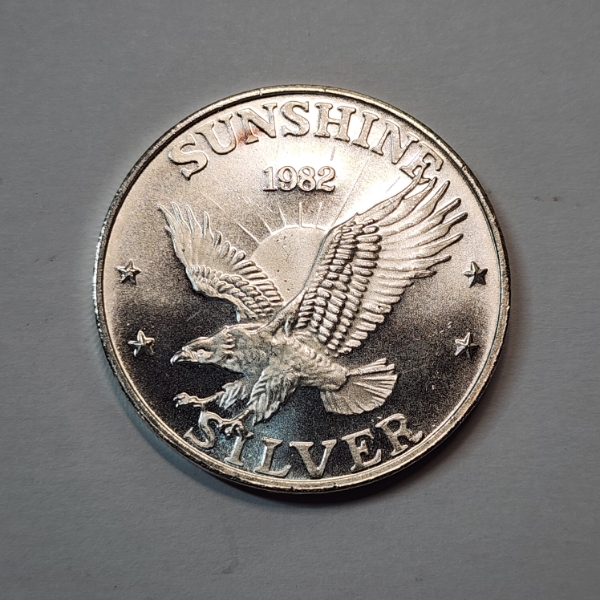 1982 Sunshine Minting One Troy Ounce .999 Fine Silver Round