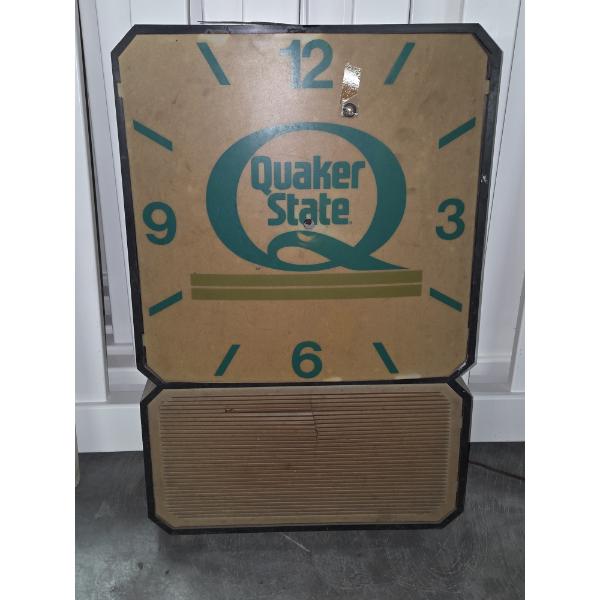 Quaker 18"x27" Clock And Flag Collection