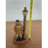 Image 2 : Vintage Wood Carved Man by Lamp Post Working Music Box - 10.5in