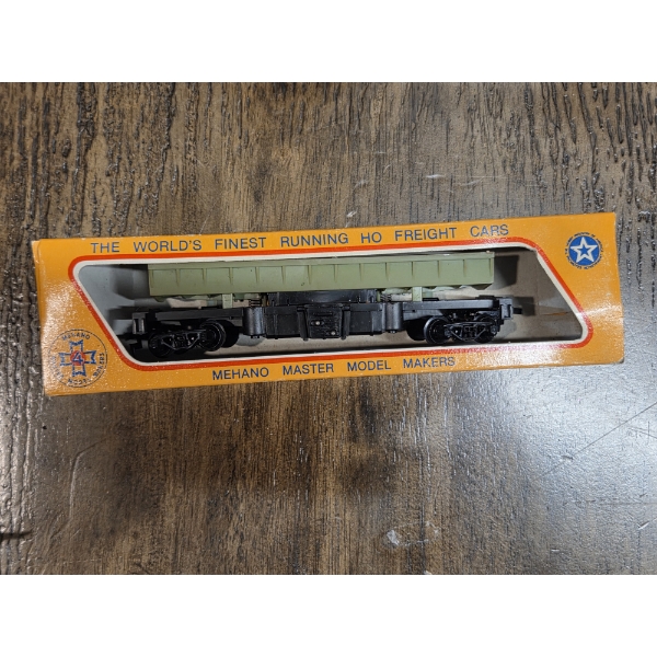Mehano HO Scale Approximately 8'' Green Dump Car In Great Condition With Box