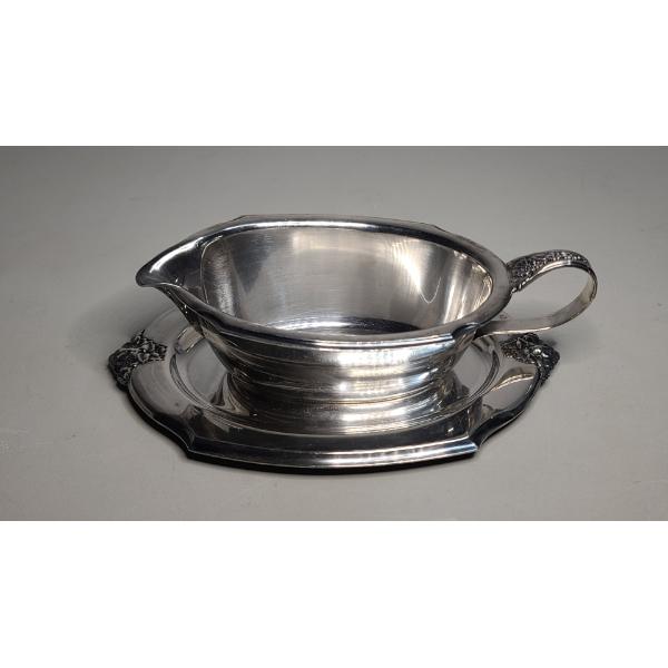 Wilcox International Silver Company SILVERPLATED Gravy Boat & Tray - Weight: 1.0 lb