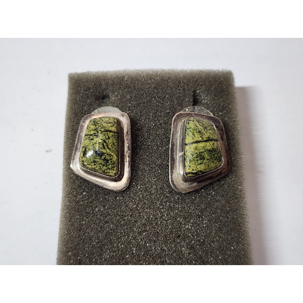 Sterling Silver Green Jasper/Serpentine-Like Stone Earrings - TW: 8.0g