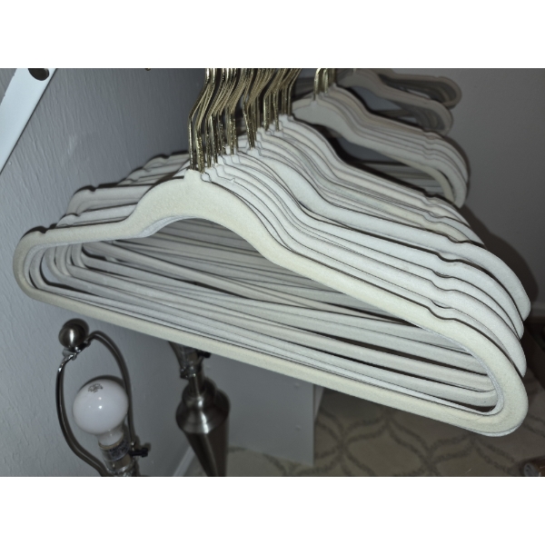 PICKUP IN NORTHFIELD - 38 Pc Lot Velvet Surfaced Clothes Hangers   3rd of 3 Groups of Superb Quality