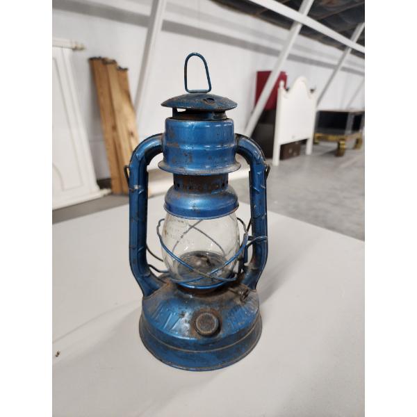 Vintage Dietz Little Wizard Oil Lantern - About 1ft Tall