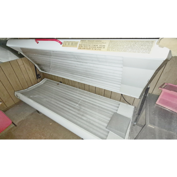5th Of 5 - Professional TANNING BED - Pickup In Wellsville 3 / 7 See Pics