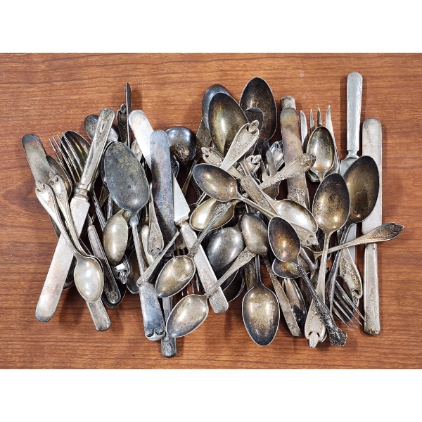 AROUND 6 LBS OF ASSORTED SILVERPLATED SILVERWARE ~ Assorted Styles & Makers!