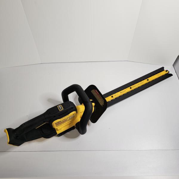 DeWalt DCHT821 Type 1 20V MAX 22" Cordless Hedge Trimmer (battery not included)