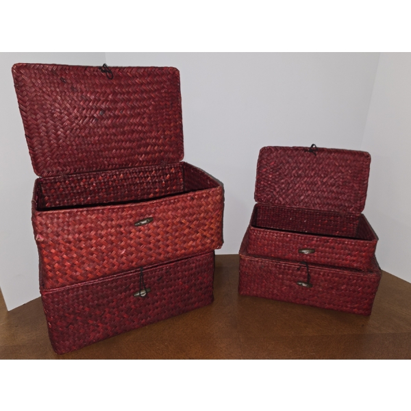 Set of 4 Matching Baskets in Varying Sizes - Red - Largest is 12x7.5x5