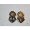 Image 2 : x2 Vintage "Montis Unionis" 10K Gold Pins with Gold-Filled Back Piece - TW: 4.4g
