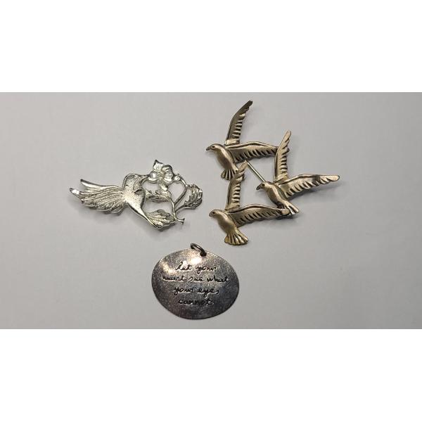 Sterling Silver Necklace Pendant & Brooches Featuring Beau Seagull Flock Brooch - TW: 10.7g