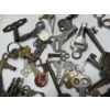 Image 4 : Assorted Lot of Vintage/Antique Miscellaneous Keys. Collectors Item! 