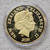 Image 2 : Marvel Avengers Commemorative Gold-Plated Captain America Coin