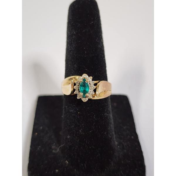 10K Gold Ring with Jewel Details - Size 5 - 2.7grams