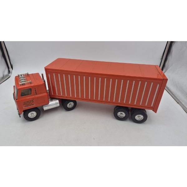 LARGE METAL TRACTOR TRAILOR RIG MAD BY ERTLE - SCHNEIDER TRANSPORT  16 X 9 X 5  EXC CONDITION
