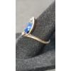 Image 2 : 10K 969 JTC Gold Claw-Set Oval Ring With Blue Sapphire & Clear Stones - Size 6.5 - Weight: 2.5g