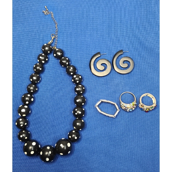 Assorted Costume Jewelry Pieces 