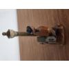 Image 5 : Vintage Wood Carved Man by Lamp Post Working Music Box - 10.5in