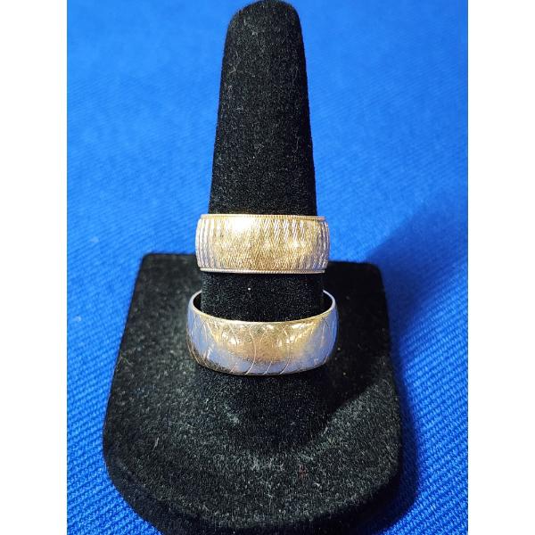 (2) 14K Gold Rings - Size 6 & 9.5 TW: 12 Grams