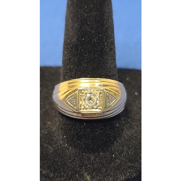Men's 14K Gold Ring With Diamonds - Size 9 - Weight: 6.6g