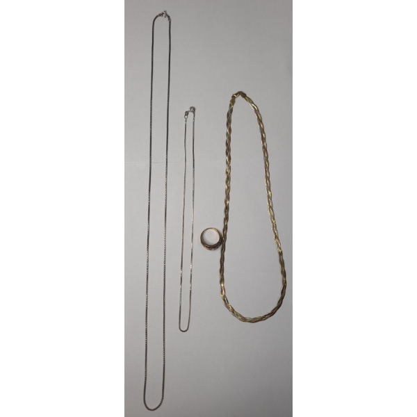 Collection Of Sterling Silver Necklaces & Ring - Total Weight: 24.2g