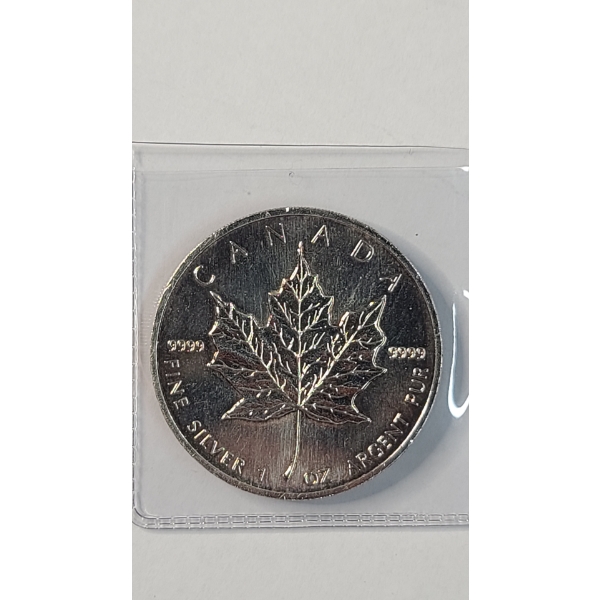 1993 Royal Canadian Mint 1 Troy Ounce .9999 Fine Silver $5 Canadian Maple Leaf 