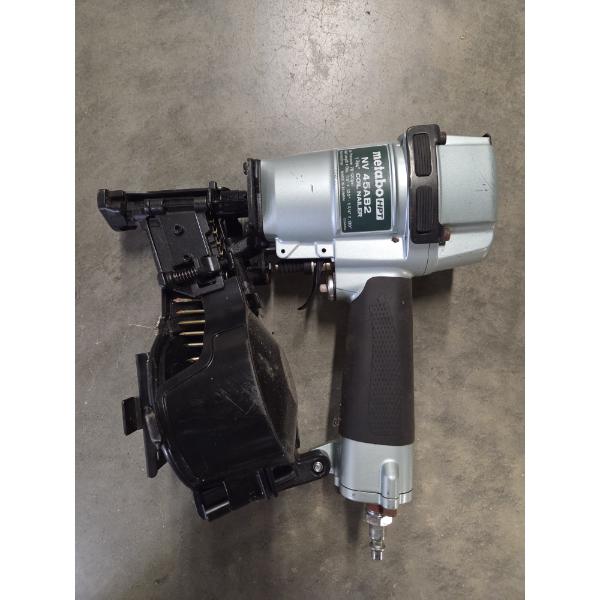 Like New Metabo 1 3/4 Air 15 Degree Coil Roofing Nailer
