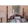 Image 6 : Fantastic Vintage 4 Post Mahogany Bed (Double Size) In Superior Cond'tn - Incl Mattress & Bedspread